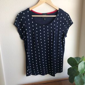 ☆ Adorable Navy Top with White Sailboats ☆